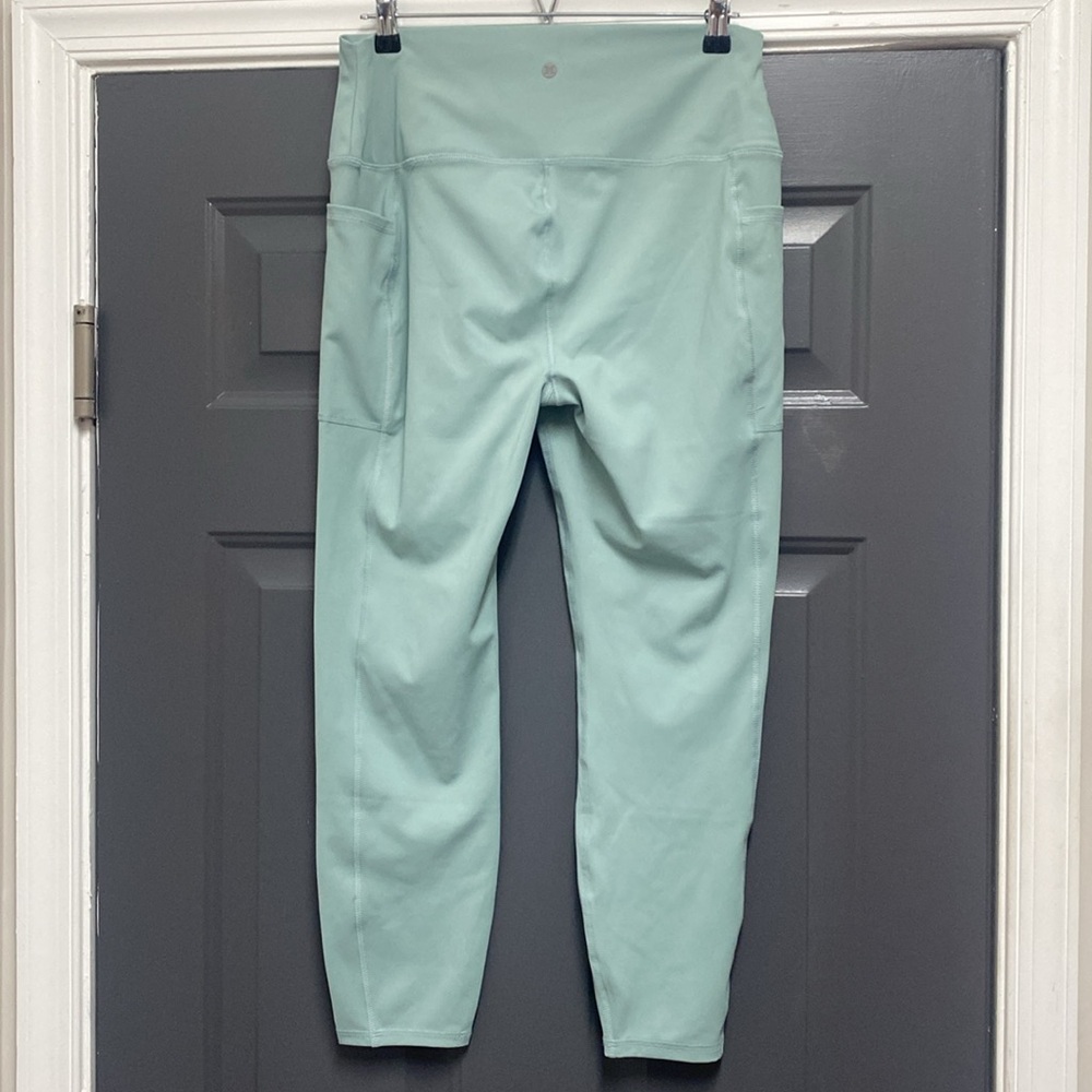 RBX pastel sage green crop leggings with side pockets size XL NWOT - Picture 5 of 11